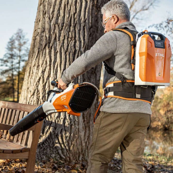 STIHL BGA200 + Tragsystem