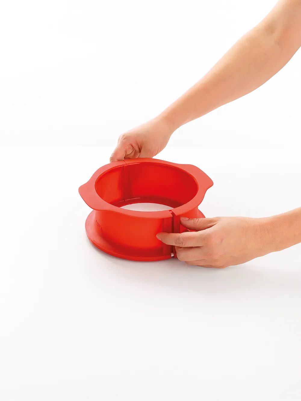 Lékué Springform mit Servierteller, 15 cm - Red
