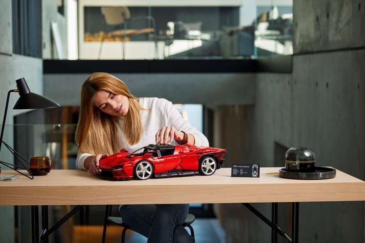 LEGO Ferrari Daytona SP3