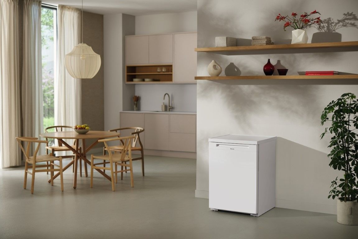 Miele K 4002 D weiß Stand-Kühlschrank