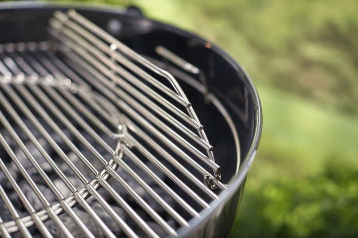 Weber Grillrost mit Einsatz für Holzkohlegrills