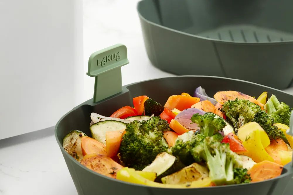 LéKUé Air Fryer Basket XL