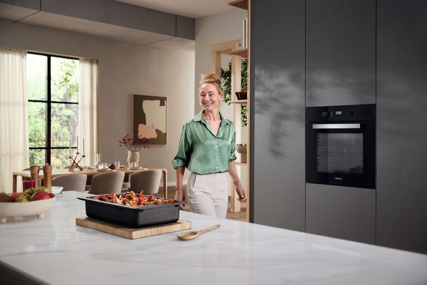 Miele Einbau-Backofen H 2455 B Obsidianschwarz