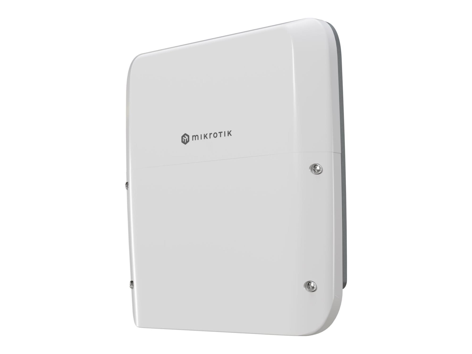 MikroTik RouterBOARD - Router 9-Port-Switch - 10GbE