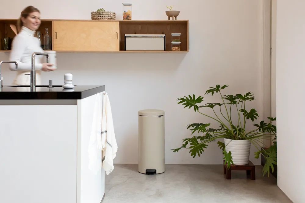 Brabantia NewIcon Treteimer,30l, Soft Beige