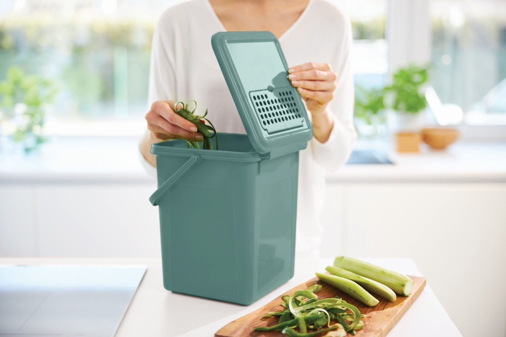 Rotho Komposteimer mit Aktivkohle 9 l BIO