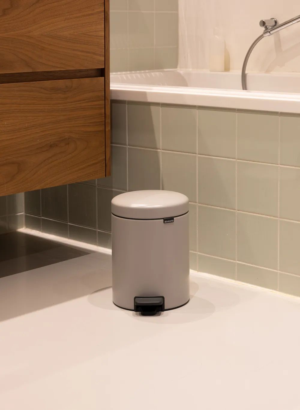 Brabantia NewIcon Treteimer, 5L - Soft Grey