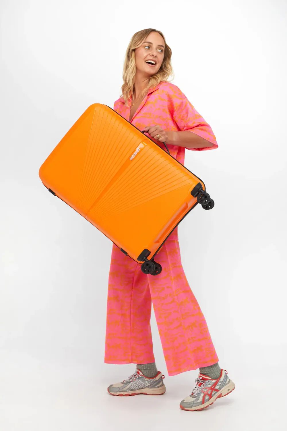 AMERICAN TOURISTER AIRCONIC SPINNER 67/24 TSA, MANGO ORANGE