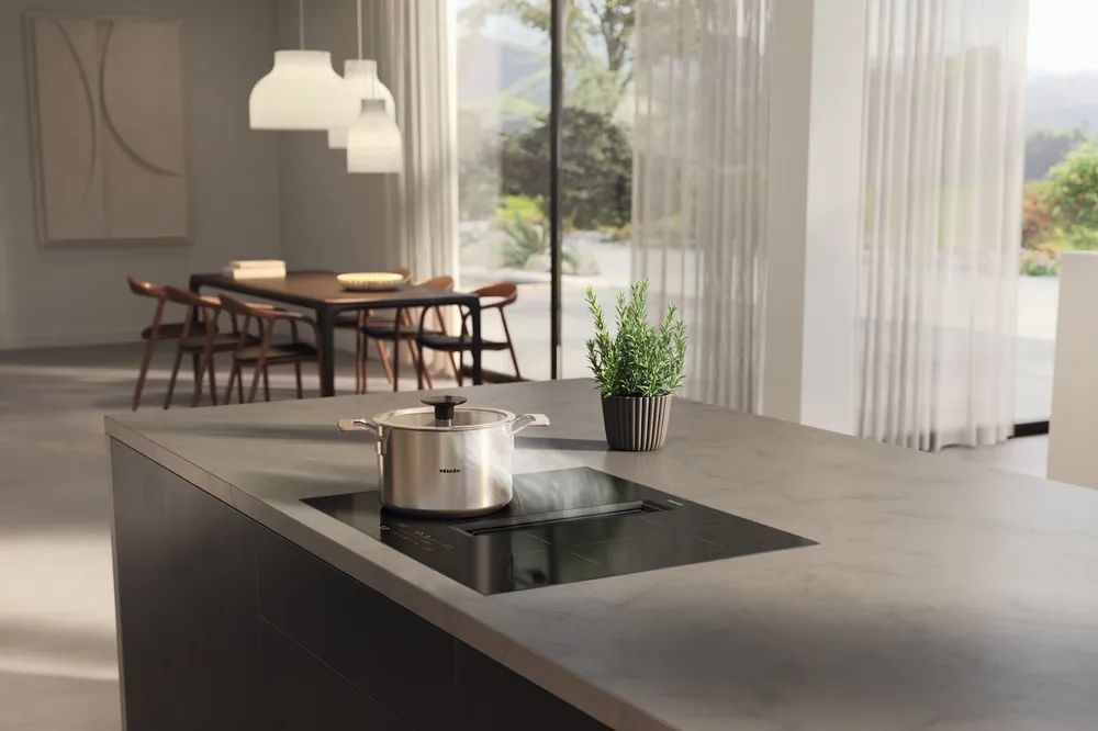 Miele Induktionskochfeld mit integr. Wrasenabzug KMDA 5649 FL