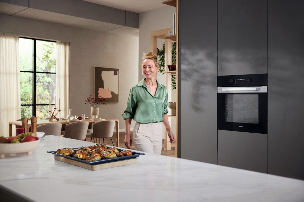 Miele Einbau-Backofen H 2861-1 BP EDSTl/CleanSteel, 125 Edition