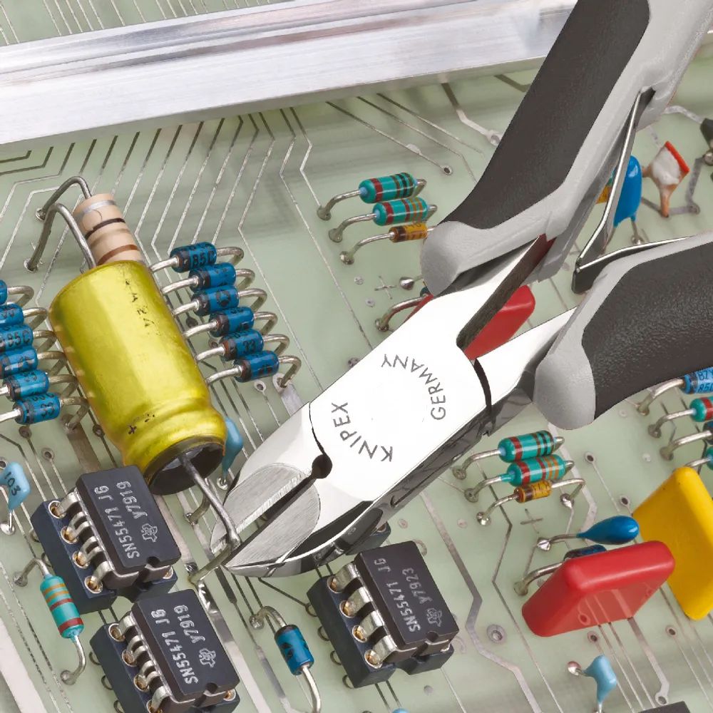KNIPEX Elektronik-Seitenschneider mit eingesetzter Hartmetallschneide ESD mit Mehrkomponenten-Hüllen 120 mm