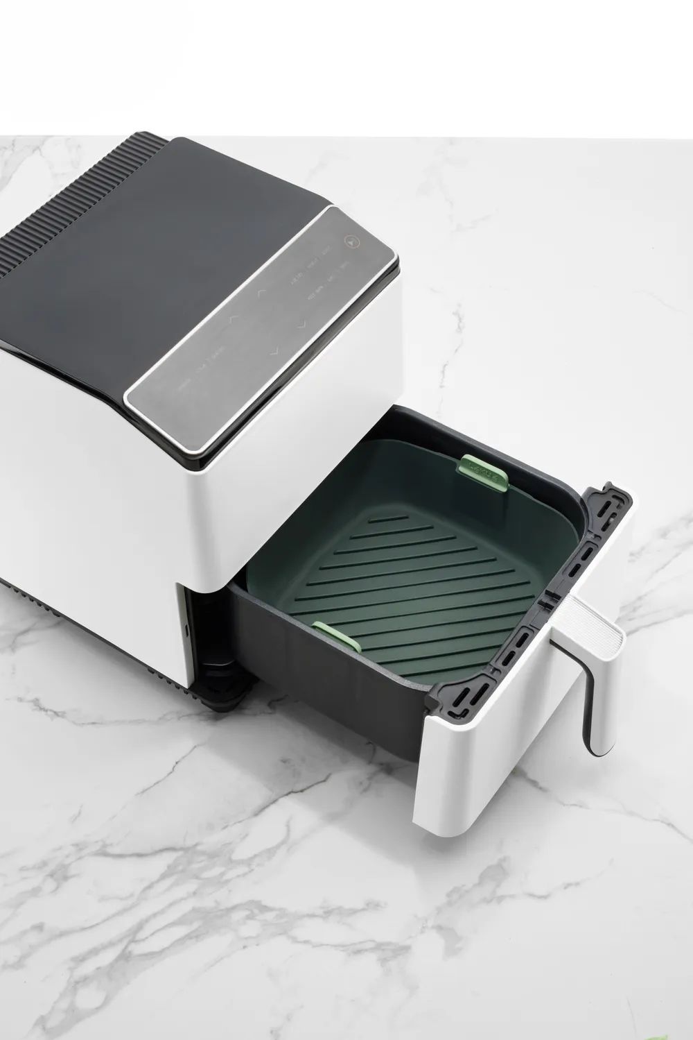 LéKUé Air Fryer Basket XL