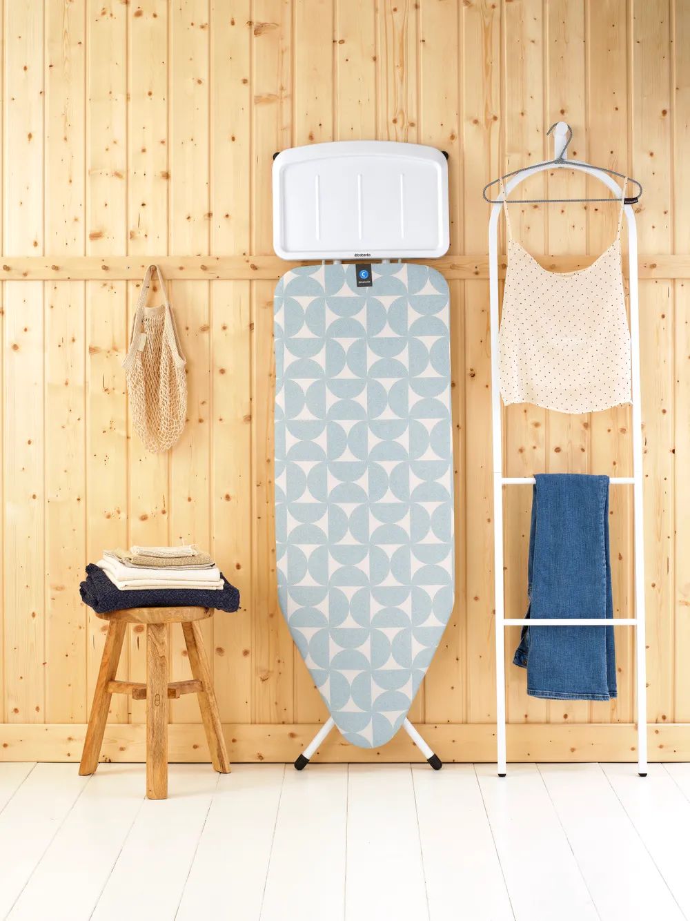 Brabantia Bügeltisch C, 124x45cm, Dst-Ablage Solid - Fresh Breeze