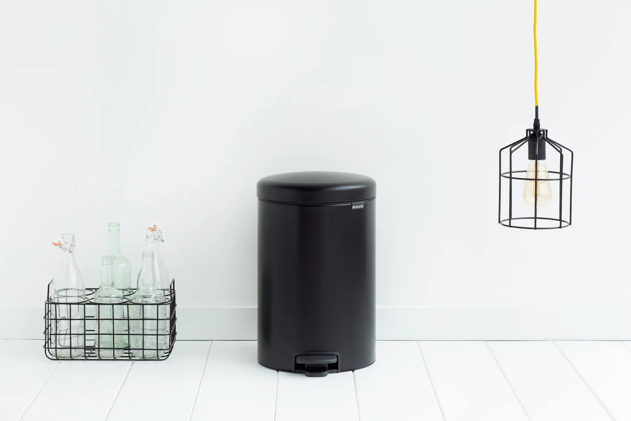 Brabantia newIcon Treteimer, 20l, Matt Black