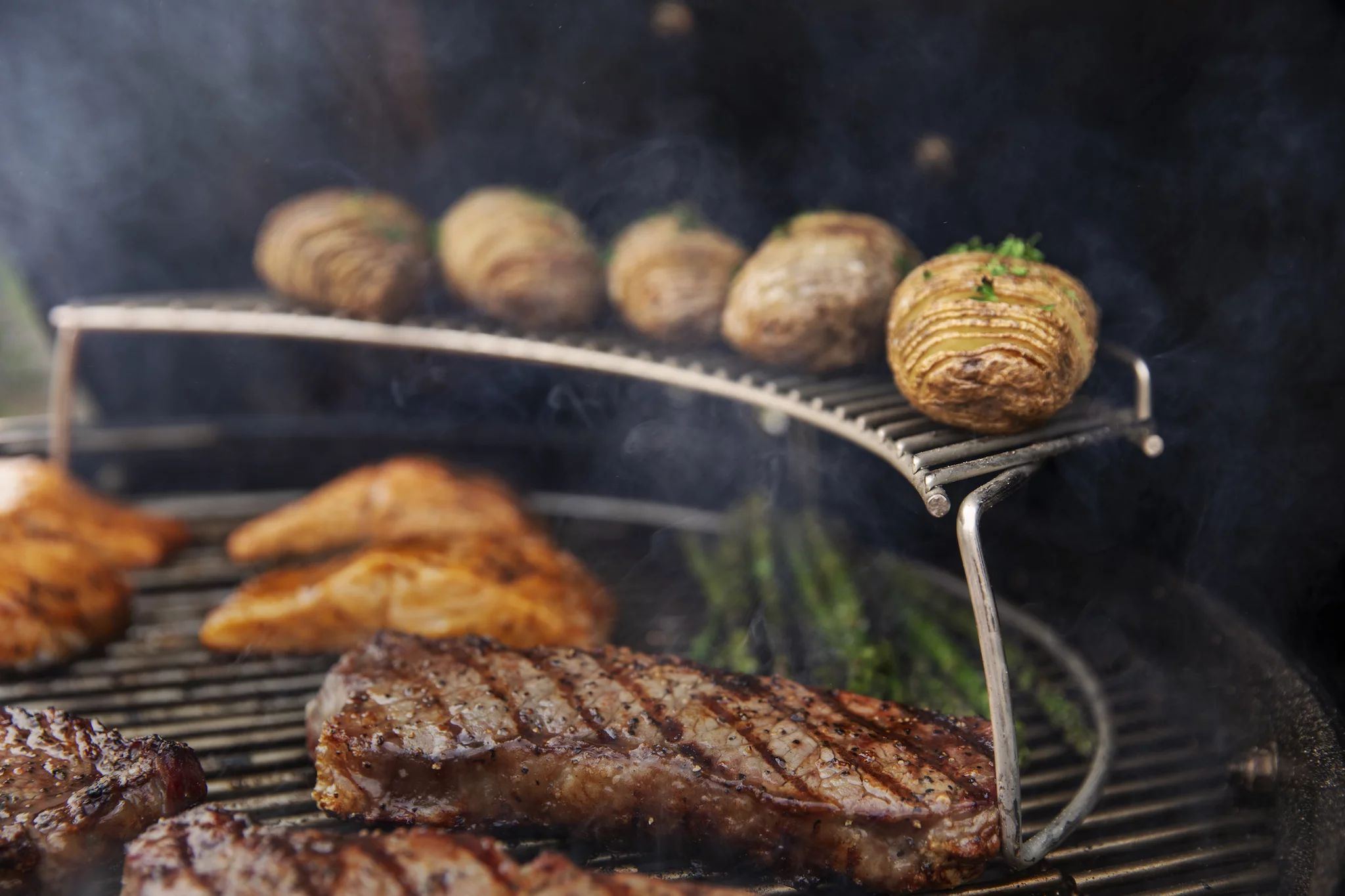 Weber Master-Touch Premium, 67cm, Black