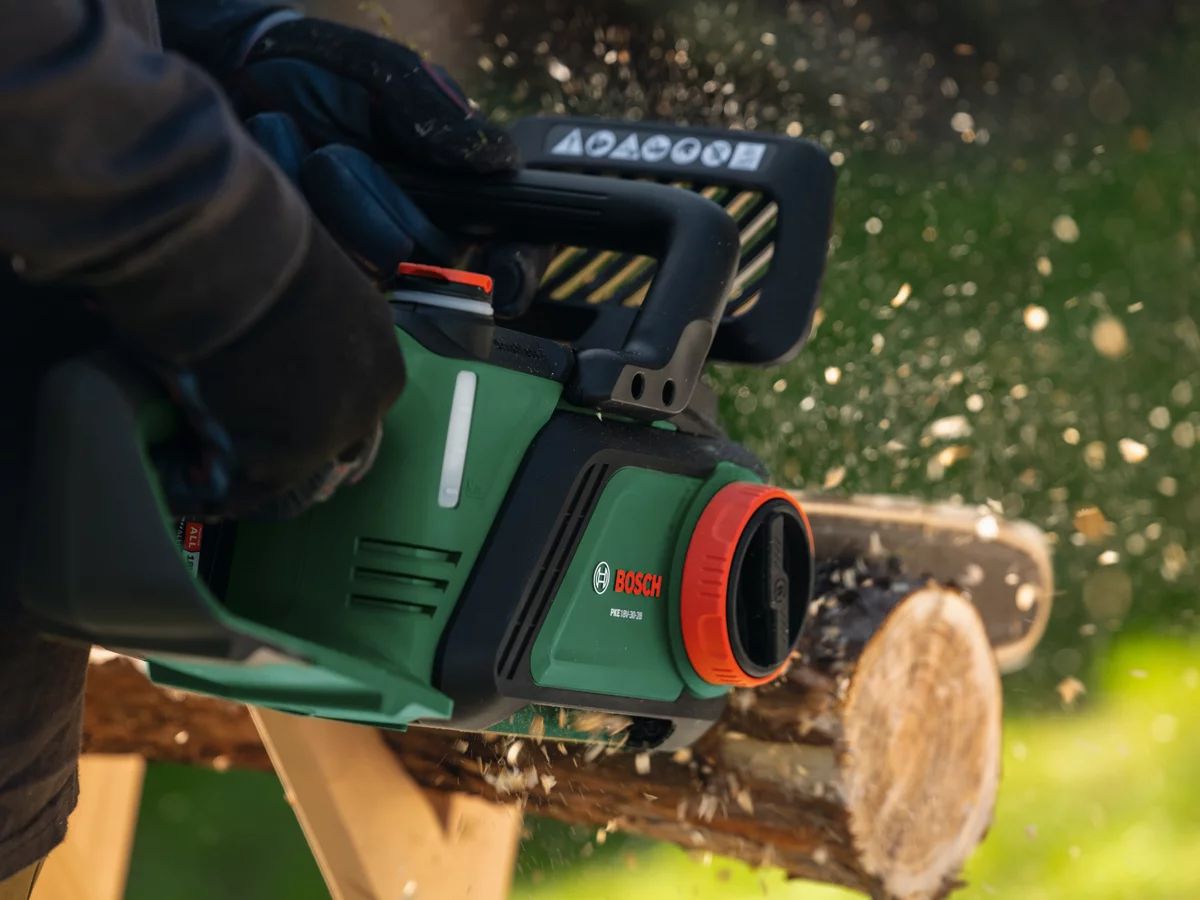 Bosch PKE18V-30-28 Akku-Kettensäge solo