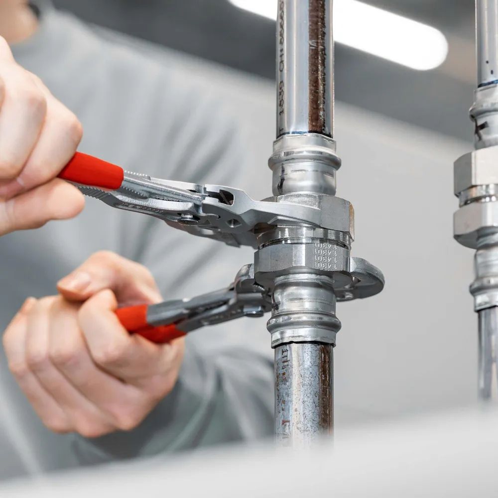 KNIPEX Cobra® Hightech-Wasserpumpenzange mit rutschhemmendem Kunststoff überzogen verchromt 250 mm