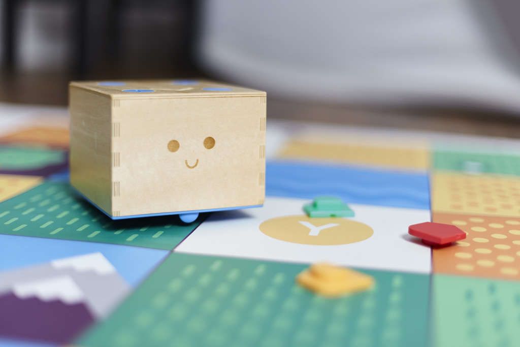 Primo Toys Cubetto MINT Coding Roboter aus Holz