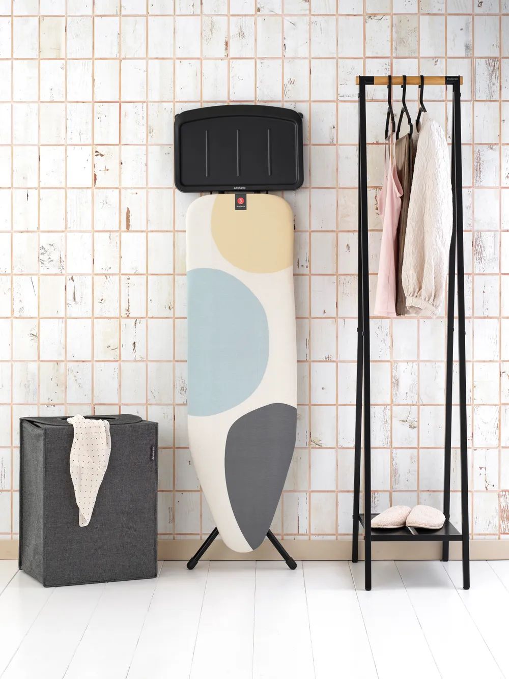 Brabantia Bügeltisch B, 124x38cm, Dst-Ablage Solid - Spring Bubbles