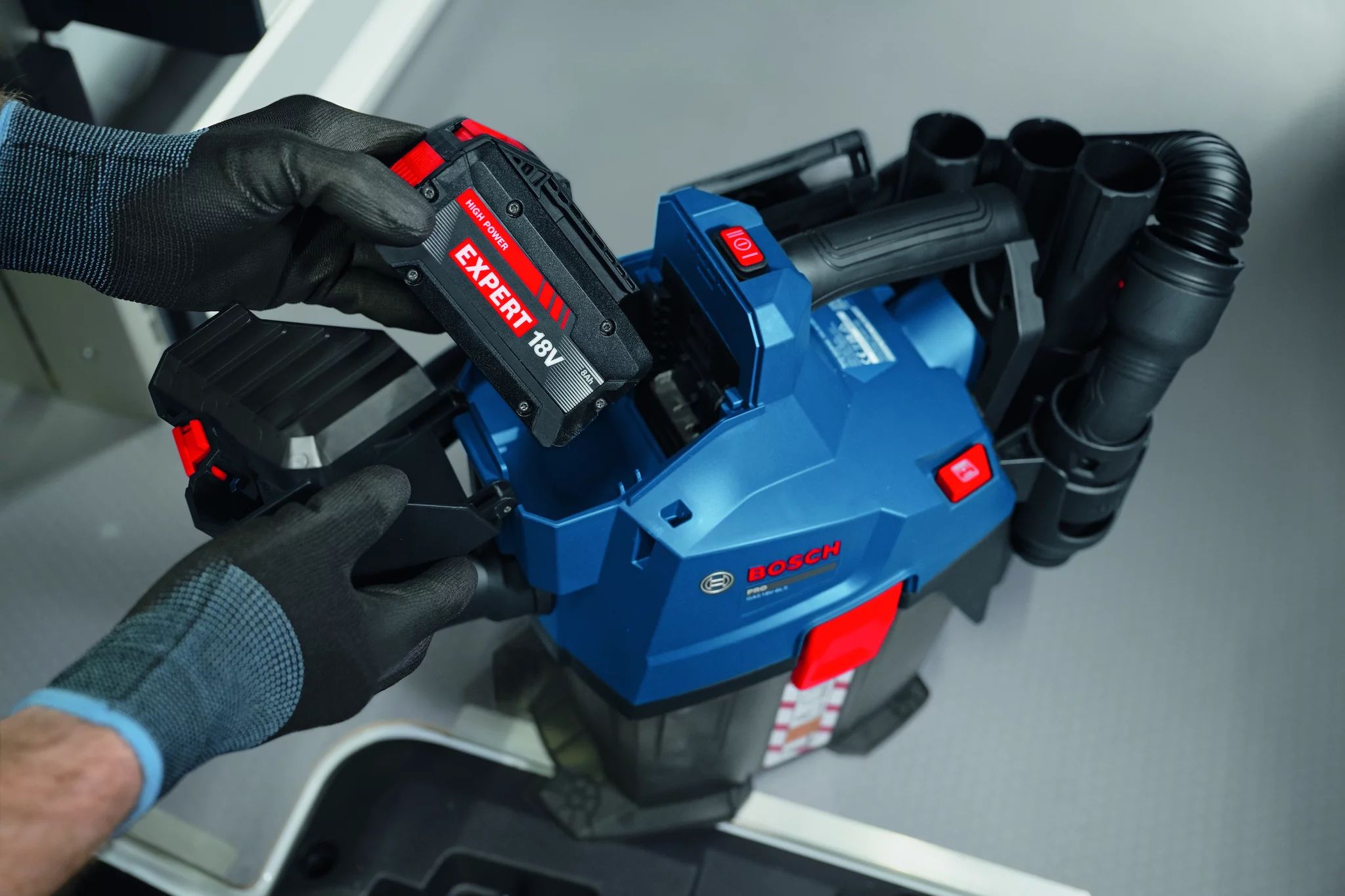 Bosch GAS18V-6LS Akku-Staubsauger inkl. Zubehör