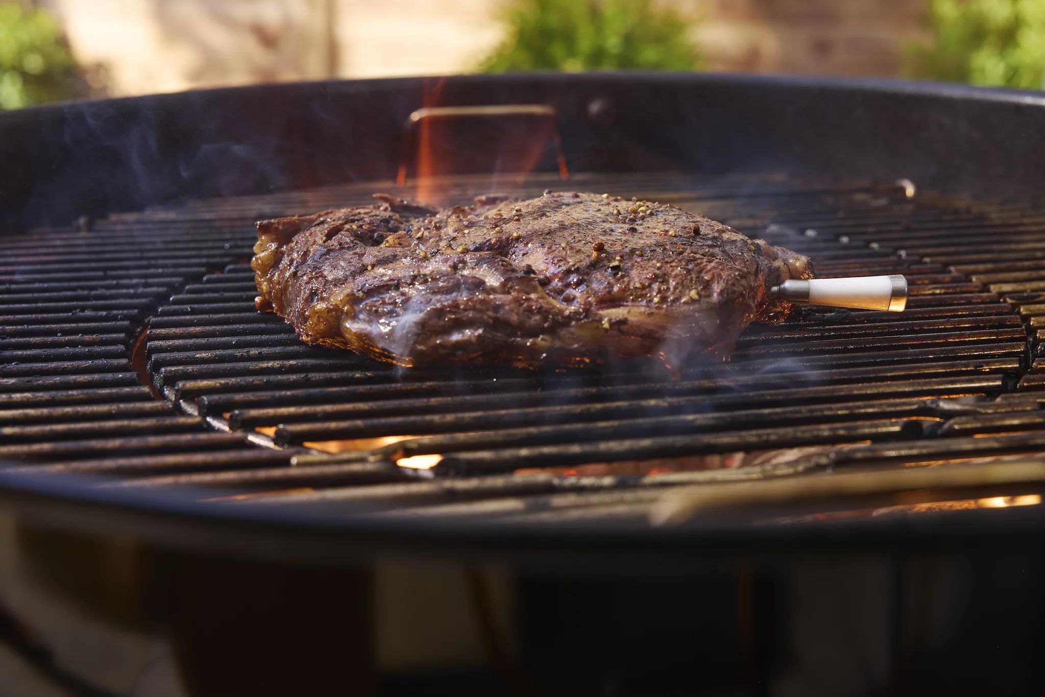 Weber Smarter kabelloser Temperaturfühler mit Ladegerät - Schwarz