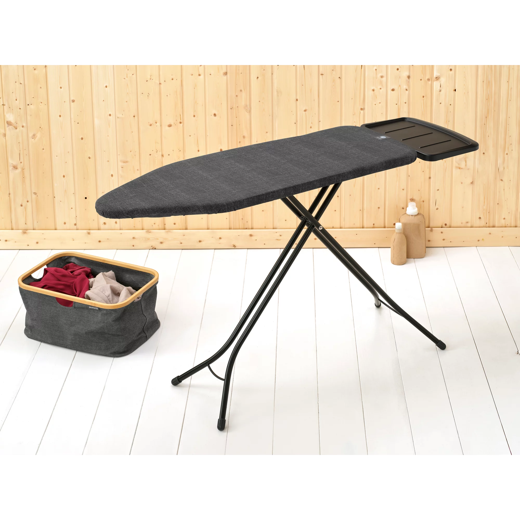 Brabantia Streckmetall-Bügeltisch Gr.C 124 x 45cm/Rohrdurchmesser 22mm
