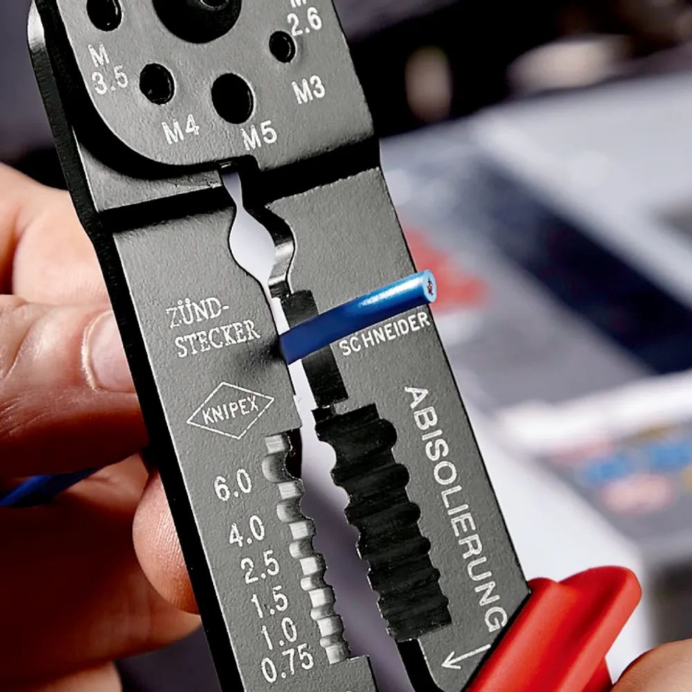 KNIPEX Crimpzange mit Mehrkomponenten-Hüllen schwarz lackiert 240 mm