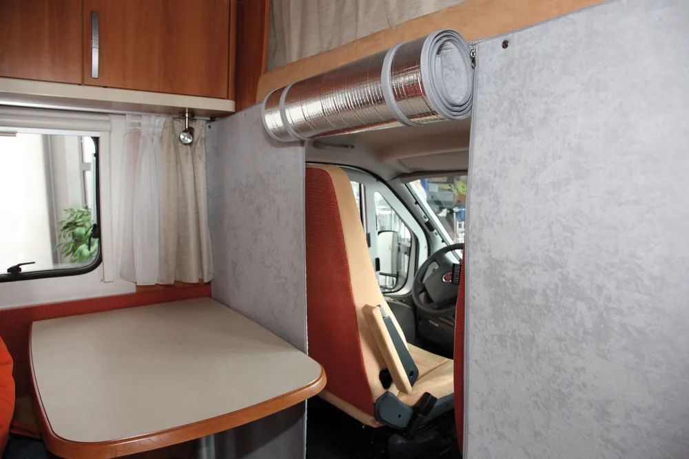Hindermann Thermo-Trennvorhang Alkoven-RM hellgrau