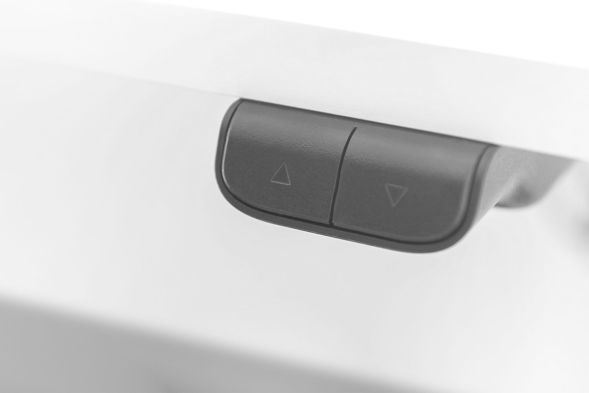 DIGITUS Elektrisch höhenverstellbarer Schreibtisch