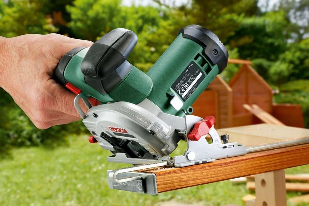 Bosch UniversalCirc 12, 1 Akku 2,5 Ah