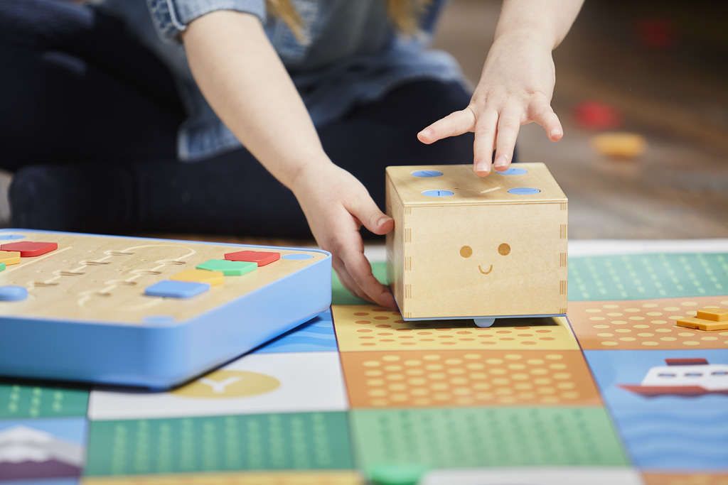Primo Toys Cubetto MINT Coding Roboter aus Holz