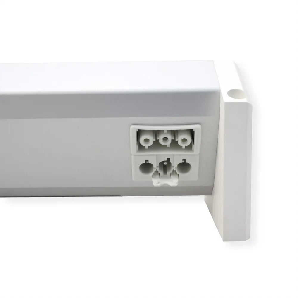 BACHMANN DESK 2xUTE 1xUSB A/C 22W GST18 RAL9010