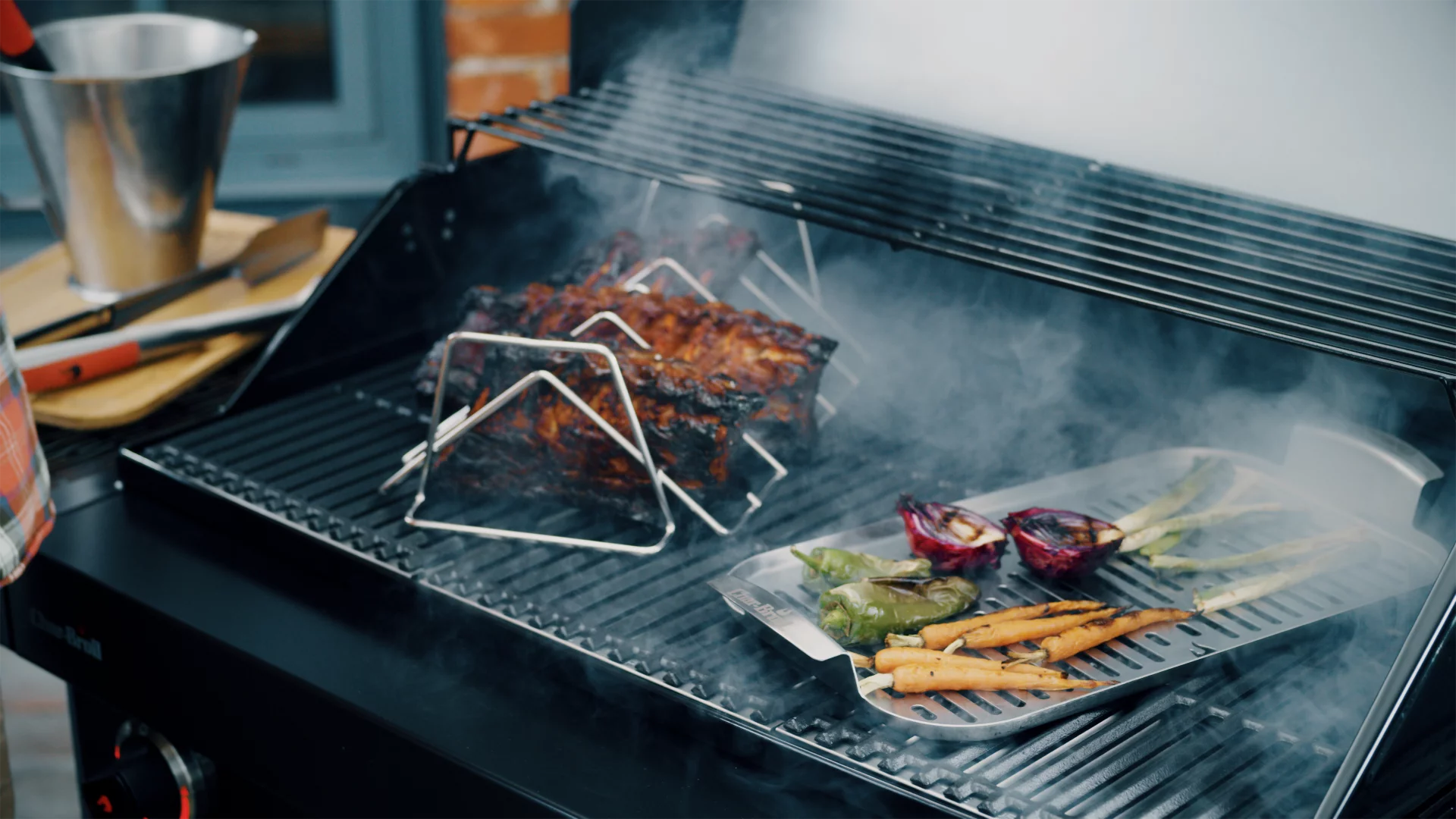 Char Broil GRILL+® Rippen- und Bratenhalter