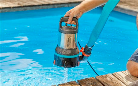 Gardena Klarwasser-Tauchpumpe 11000 Aquasensor 