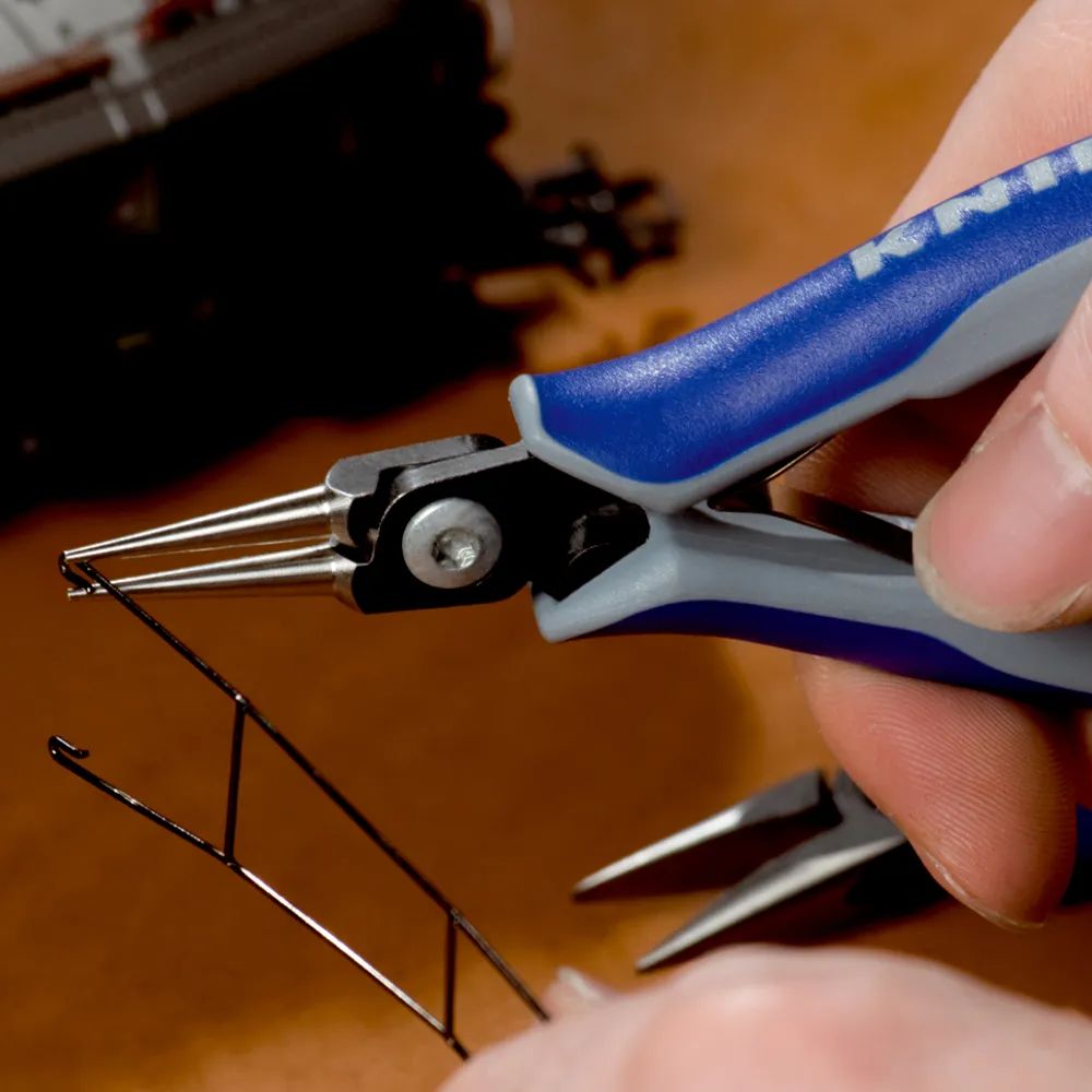 KNIPEX Präzisions-Elektronik-Greifzange mit Mehrkomponenten-Hüllen brüniert 130 mm