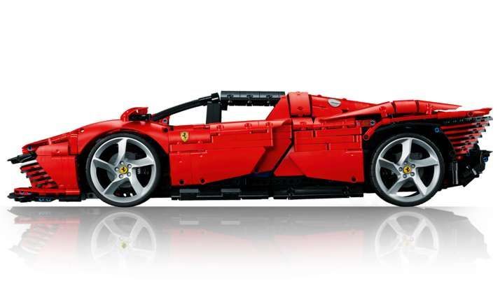 LEGO Ferrari Daytona SP3