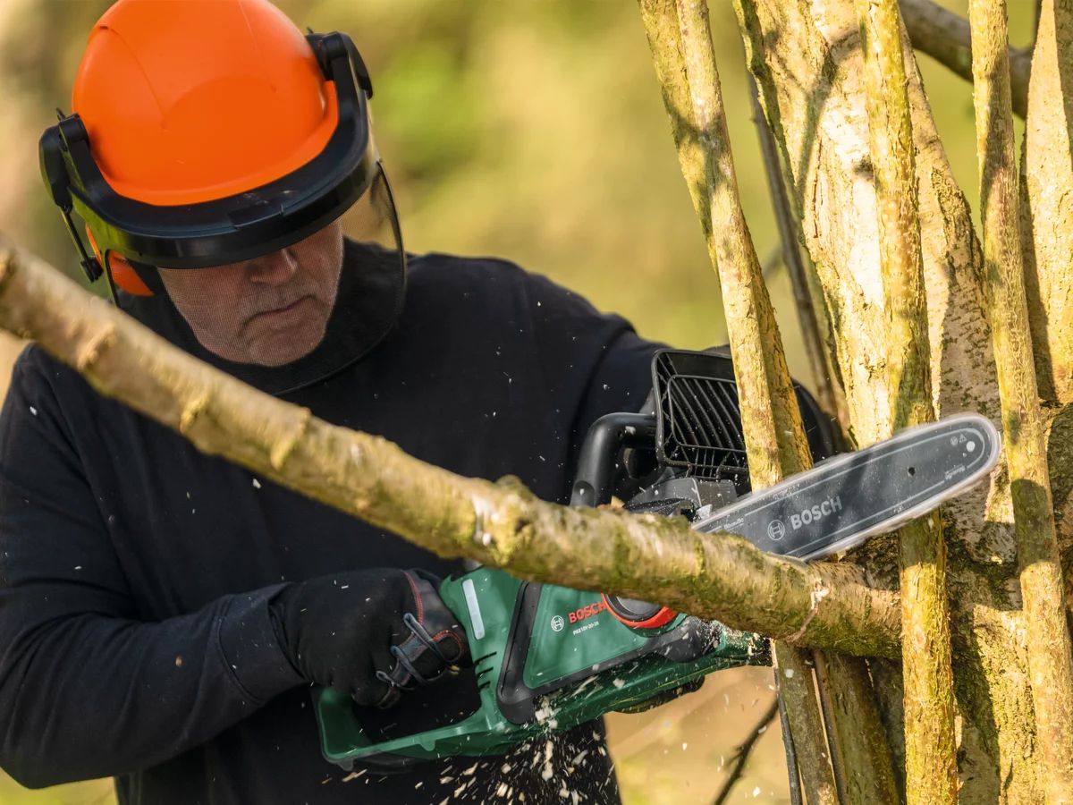 Bosch PKE18V-30-28 Akku-Kettensäge solo