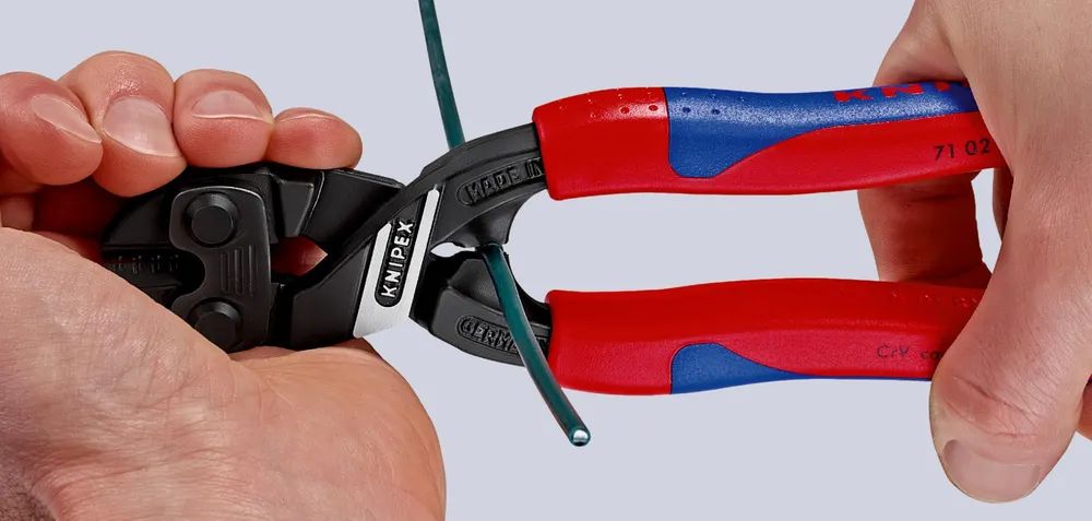 KNIPEX CoBolt® Kompakt-Bolzenschneider mit 2K-Hüllen, mit integrierter Befestigungsöse 200 mm