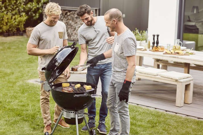 Weber Master-Touch Premium E-5770, Black