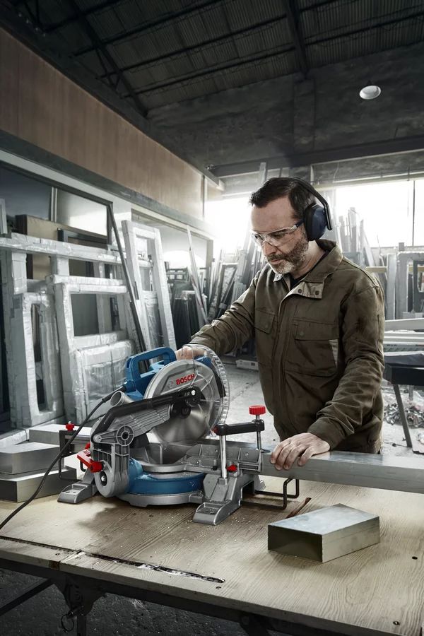 Bosch Professional PRO GCM 216 