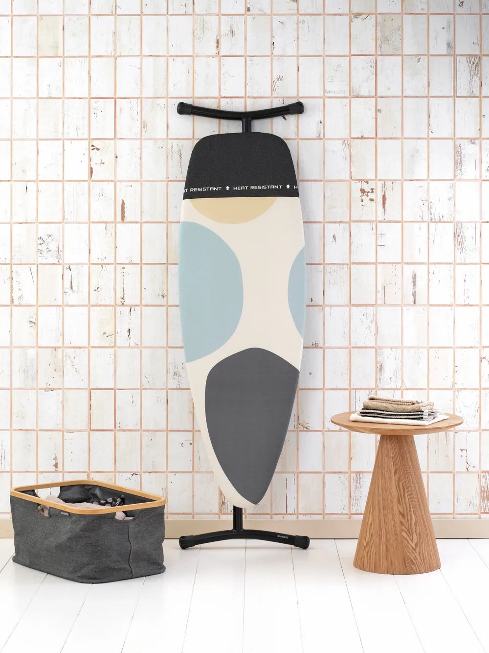 Brabantia Bügeltisch D, 135x45cm, integr. Parkzone - Spring Bubbles