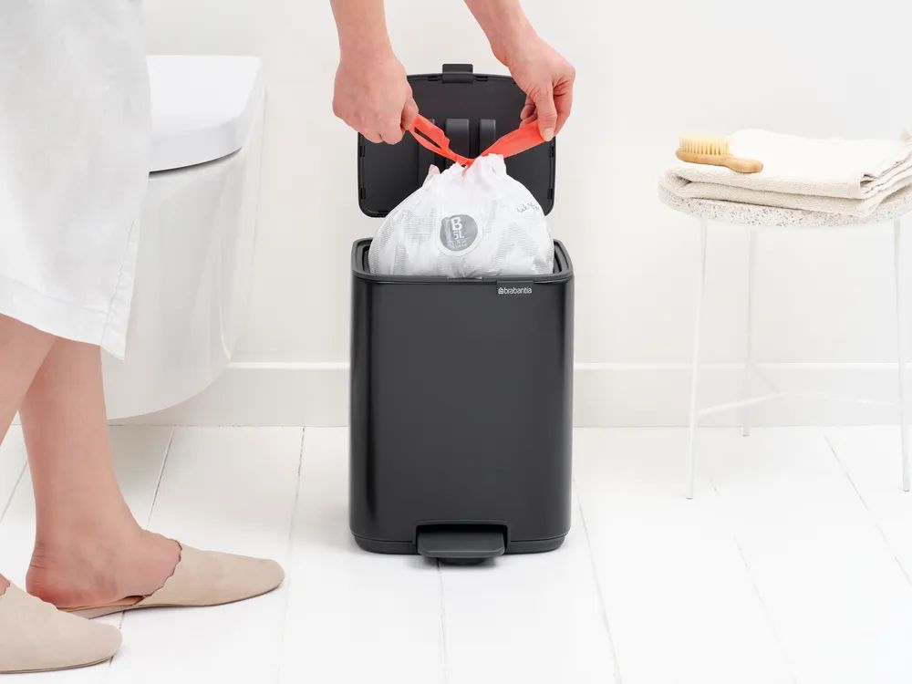 Brabantia Bo Treteimer, 7L - Matt Black