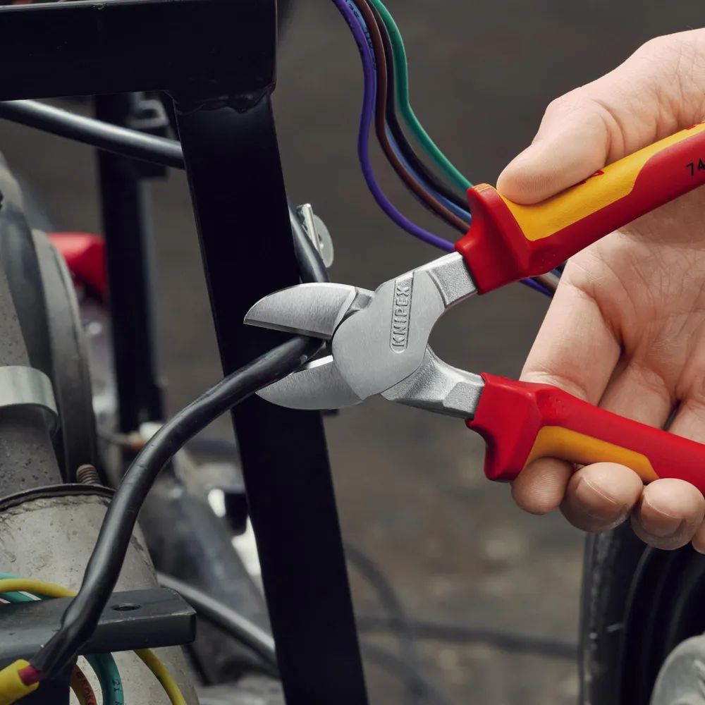 KNIPEX 74 06 200 SB Kraft-Seitenschneider isoliert mit Mehrkomponenten-Hüllen, VDE-geprüft verchromt 200 mm