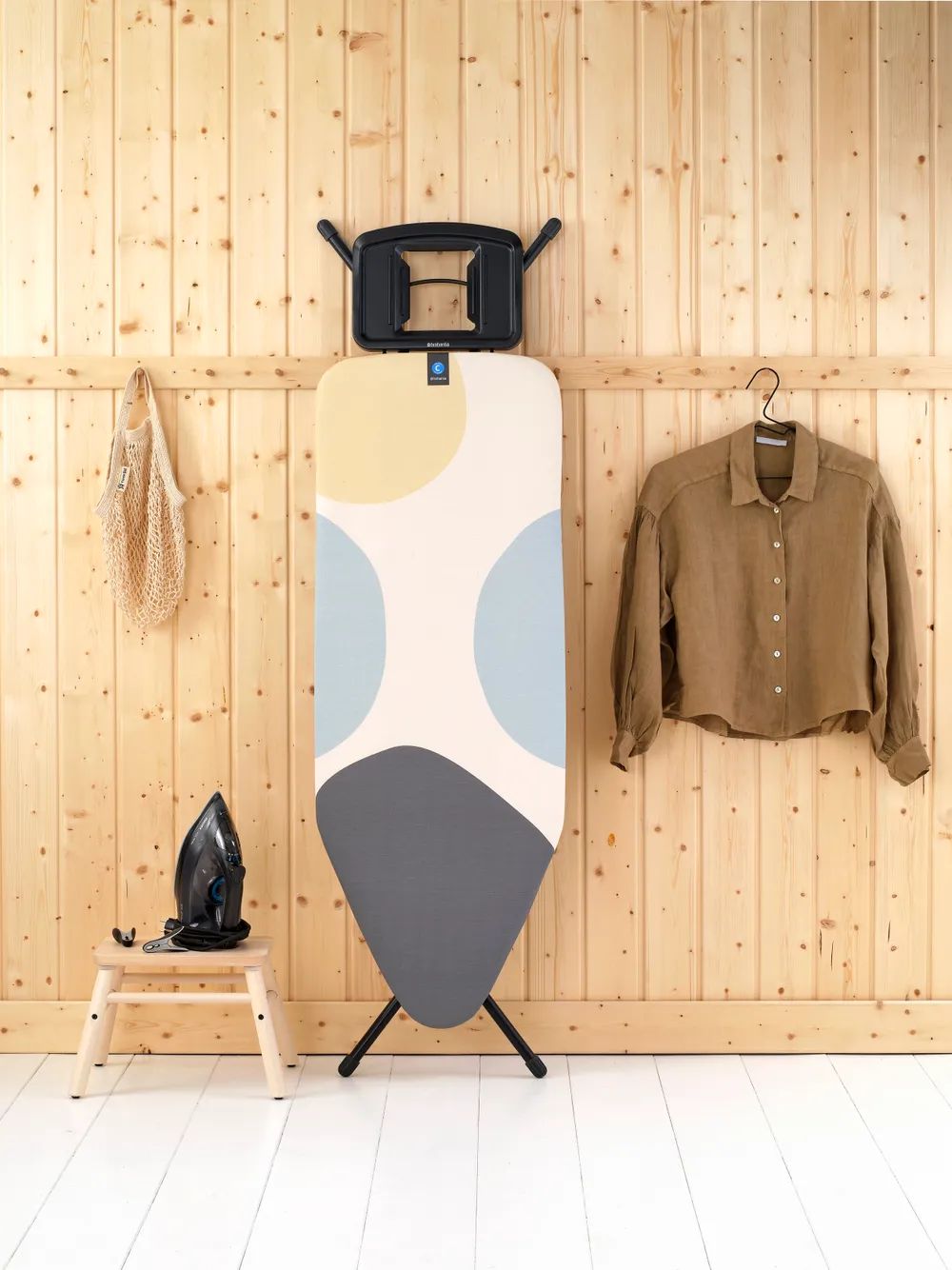 Brabantia Bügeltisch C, 124x45cm, Dst-Mulde Solide - Spring Bubbles