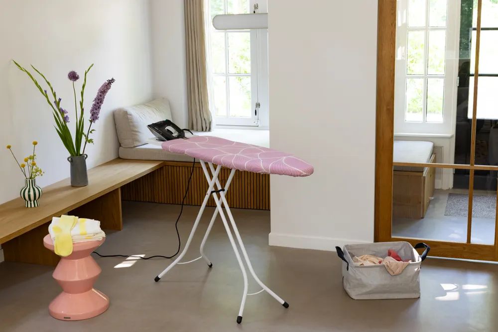 Brabantia Bügeltisch B, 124x38cm, Dst-Mulde Solid - Lilac Waves