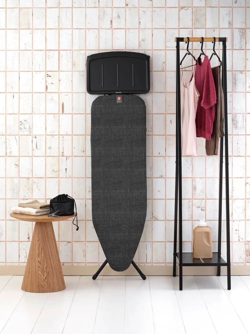 Brabantia Bügeltisch B, 124x38cm, Dst-Ablage Solid - Denim Black