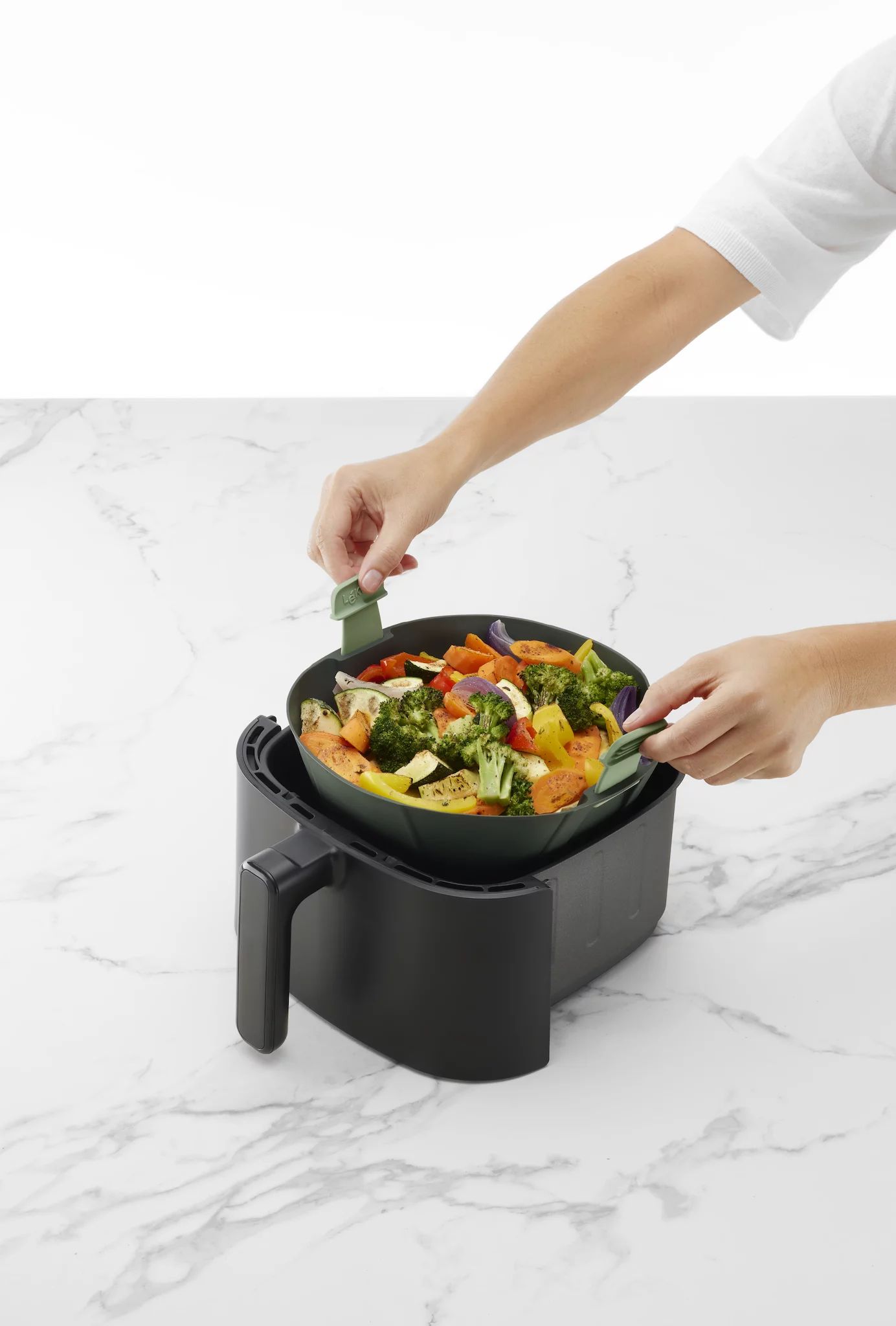 LéKUé Air Fryer Basket L