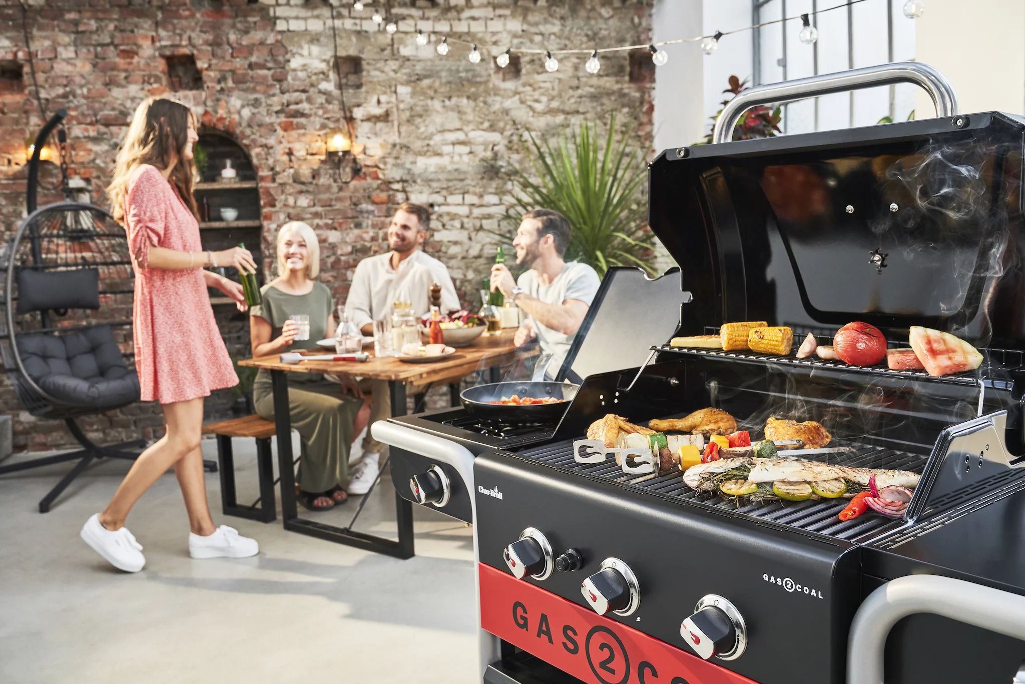 Char Broil Gas2Coal 2.0 330