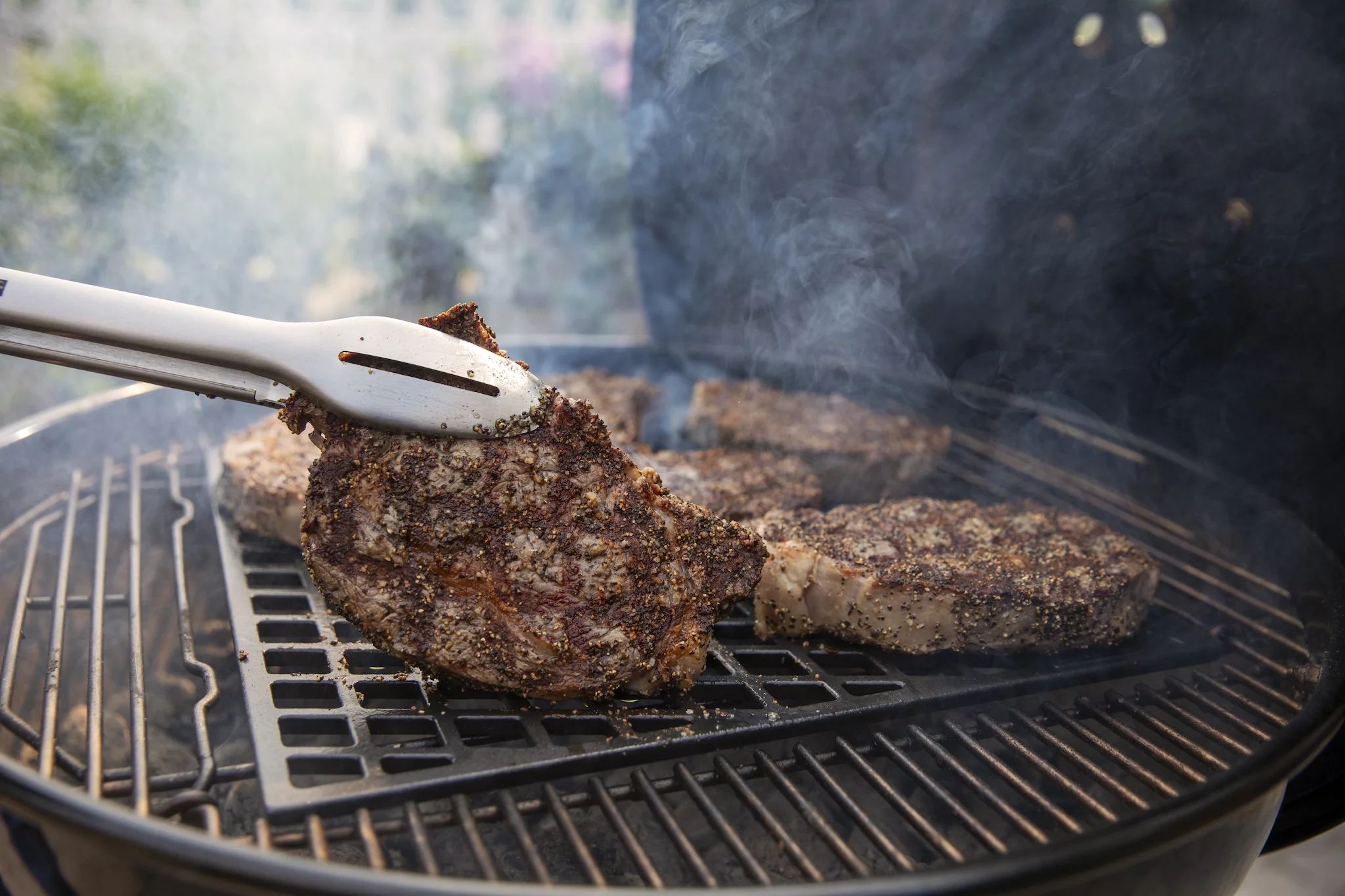 Weber Master-Touch Premium, 67cm, Black