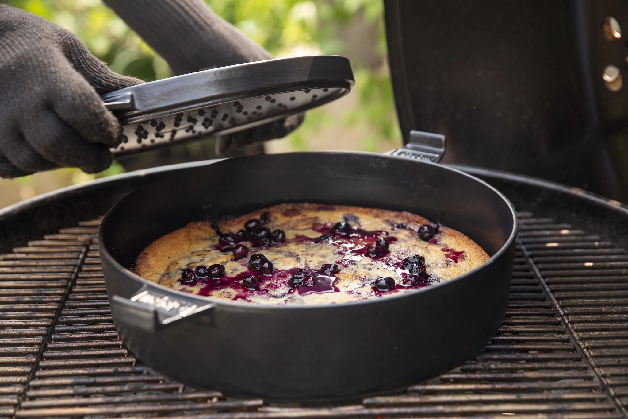 Weber Master-Touch Premium, 67cm, Black